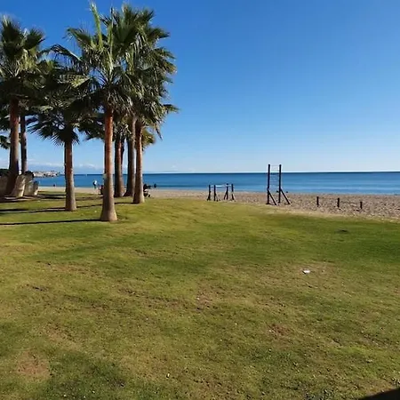 & Quite 2bdr Beachfront Appartement