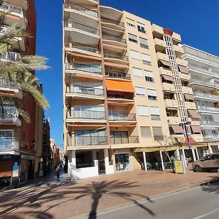 & Quite 2bdr Beachfront Apartment *