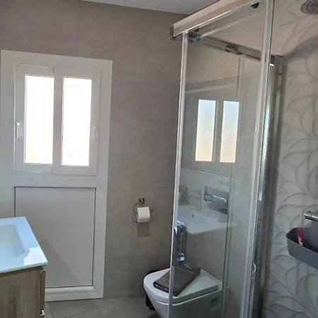 & Quite 2bdr Beachfront Apartment