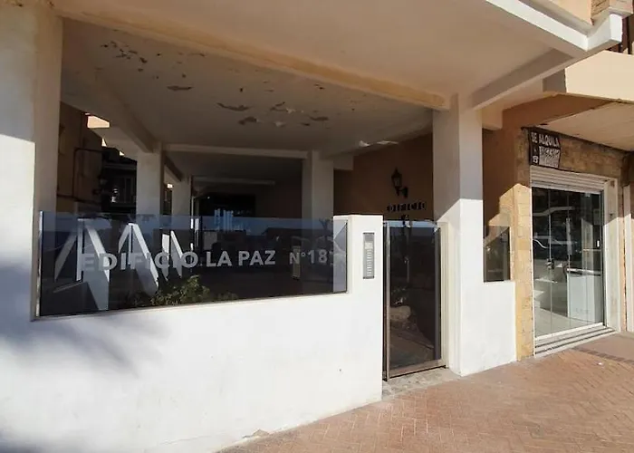 & Quite 2bdr Beachfront