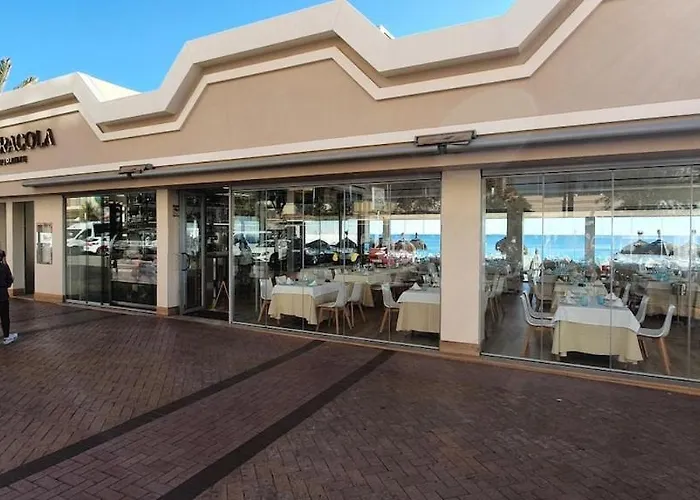 & Quite 2bdr Beachfront Apartmán *