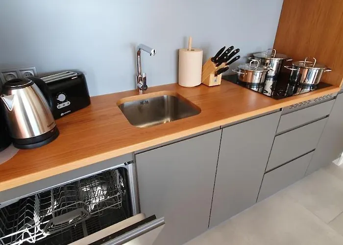 & Quite 2bdr Beachfront *