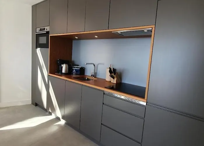 & Quite 2bdr Beachfront