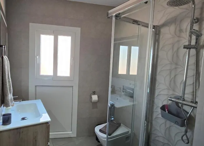 & Quite 2bdr Beachfront Apartmán